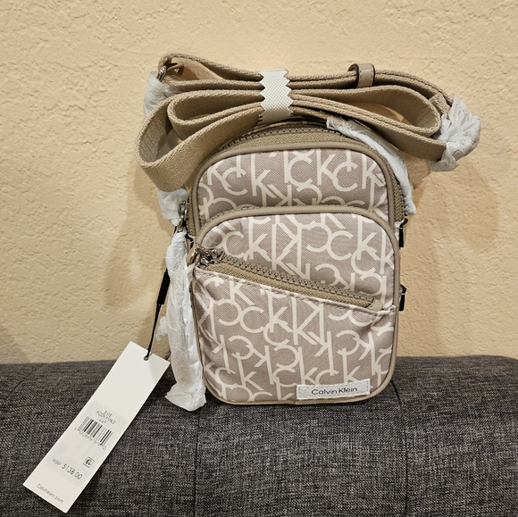 Calvin Klein Evie Crossbody Bag - Picture 2 of 4